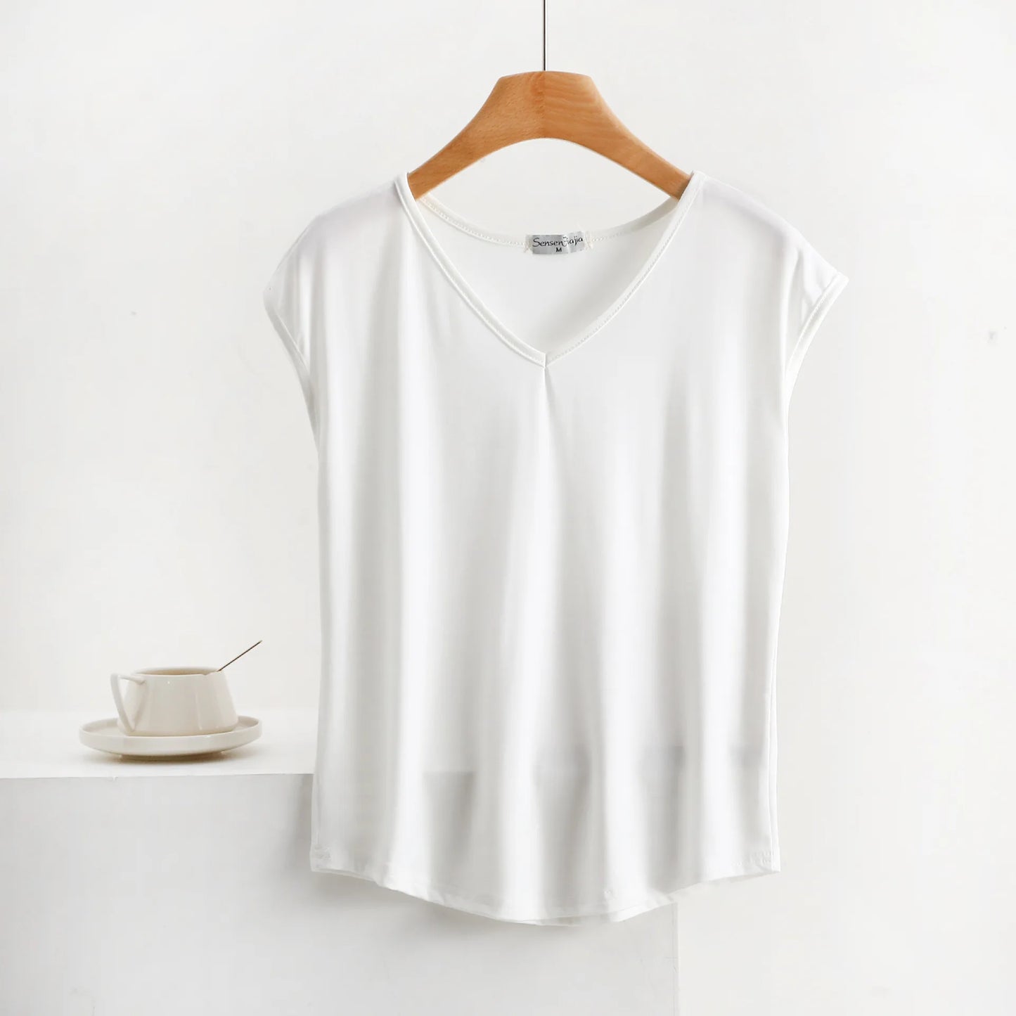 Elan Vee Sleeveless Top