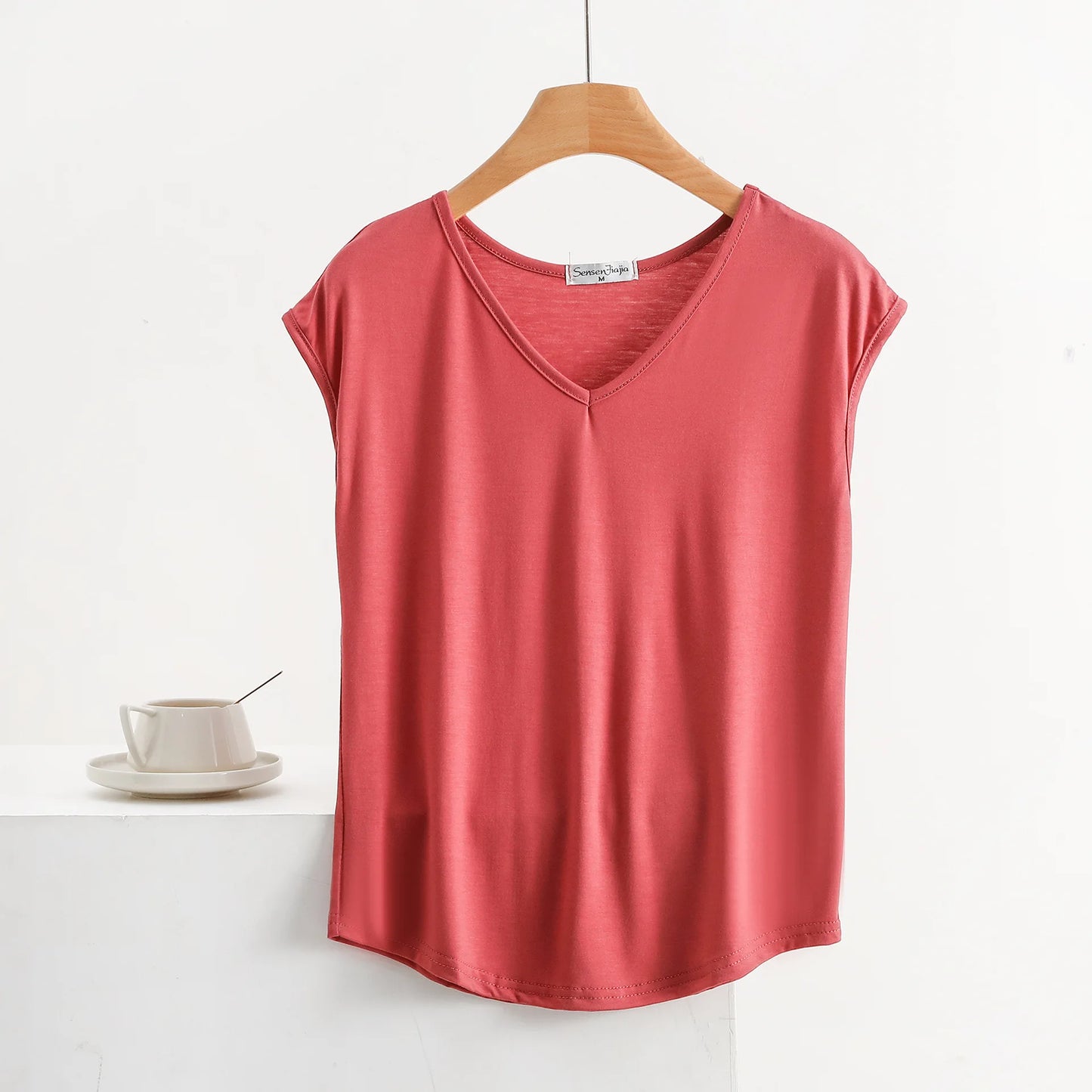 Elan Vee Sleeveless Top