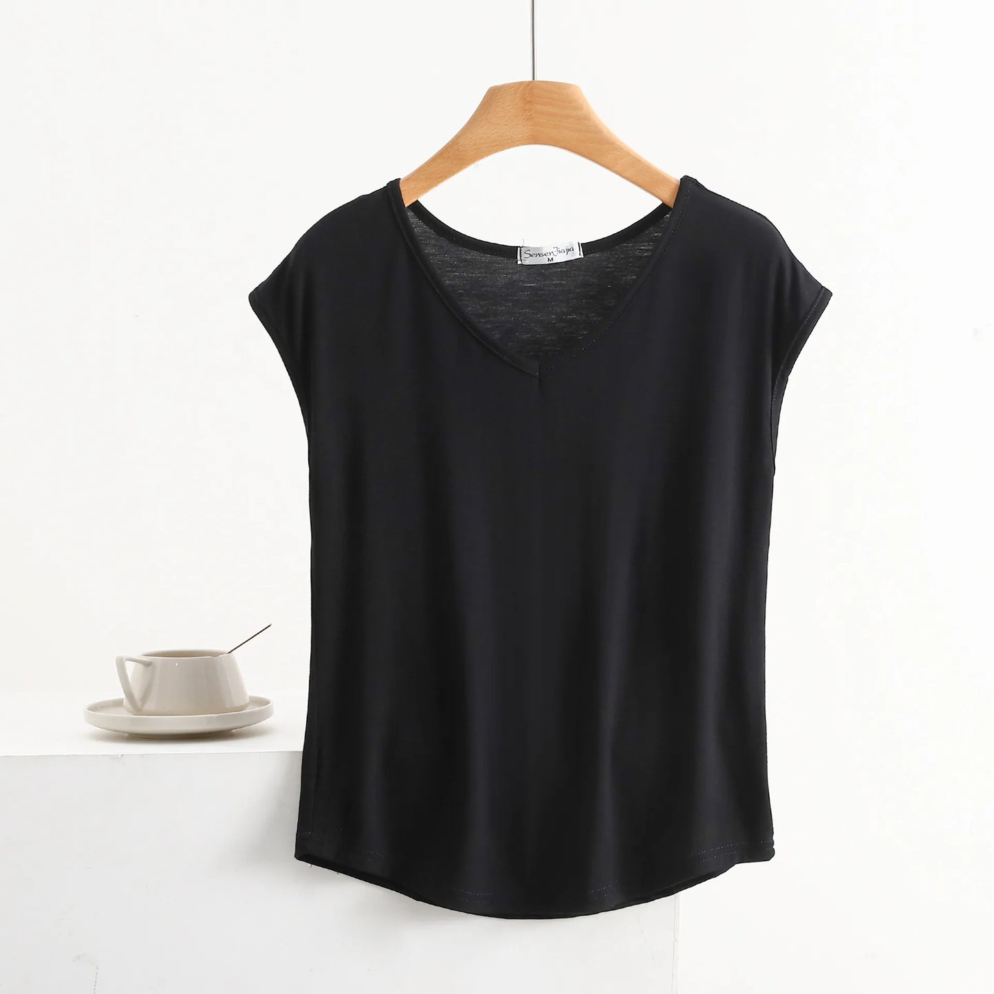 Elan Vee Sleeveless Top